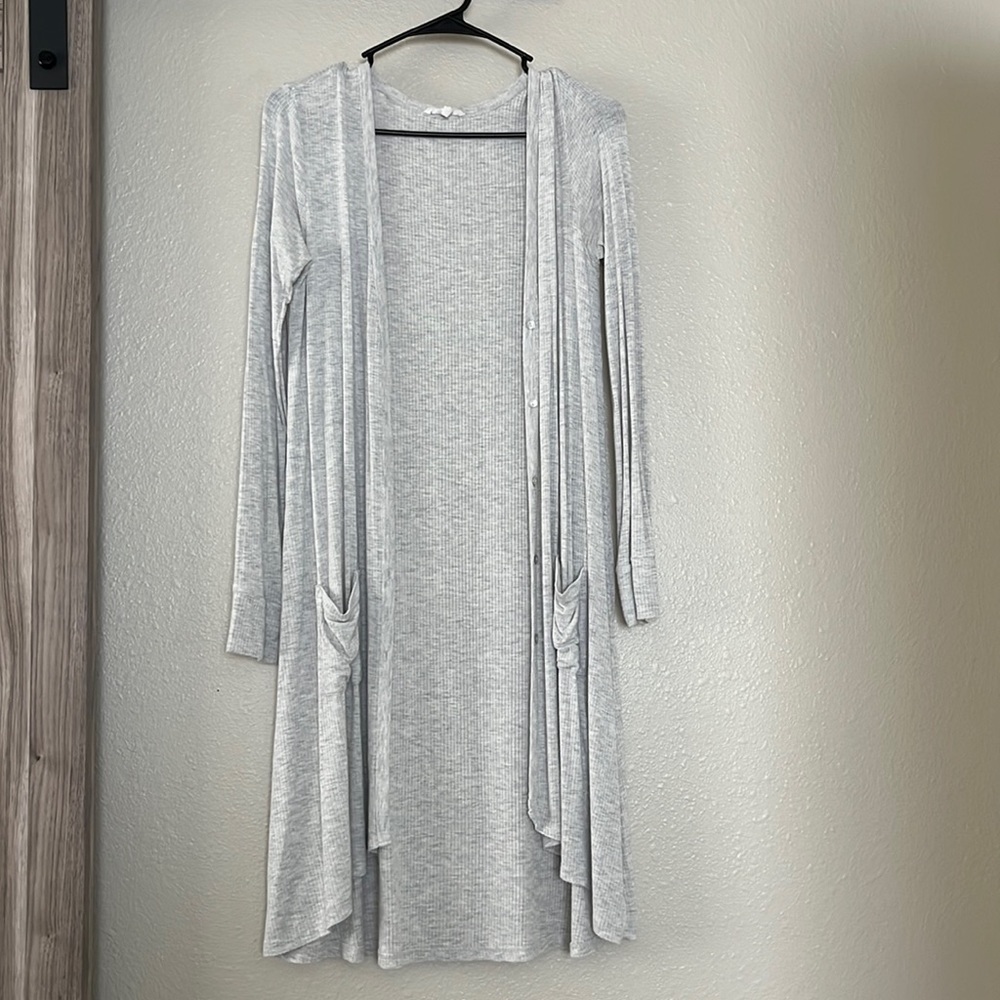Maurice’s xs grey cardigan